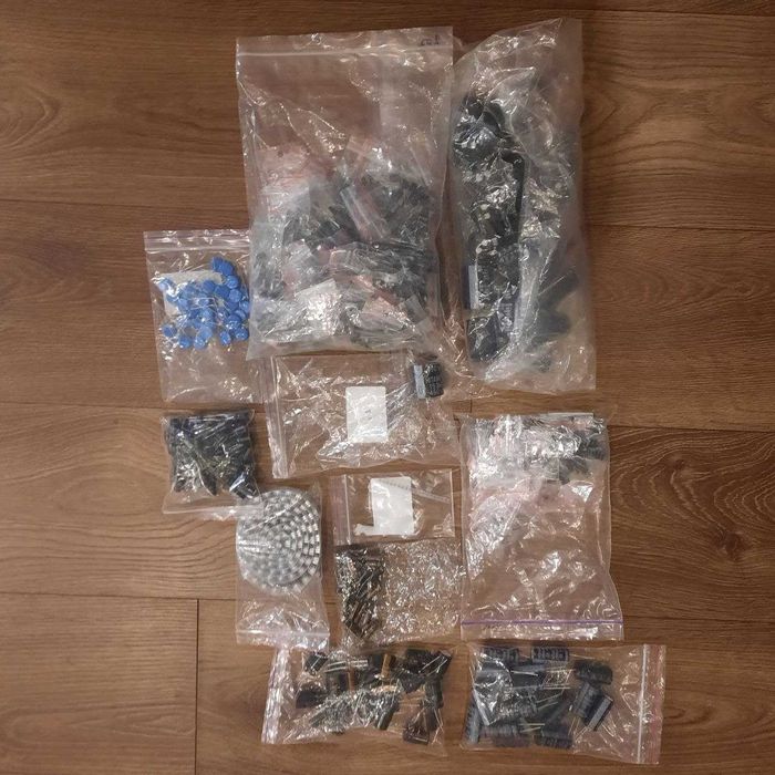 Електролітичні конденсатори, керамічні конденсатори