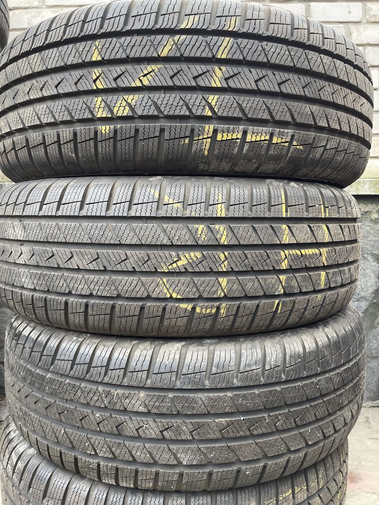 Резина Літо б/у Vredestein 235/65R17