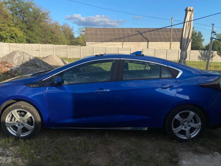 Продам Chevrolet Volt 2017