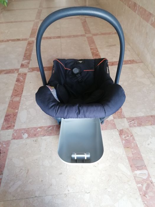 Cadeira Bébé "Ovo" Prénatal  (0 a 13 Kg)

Como novo