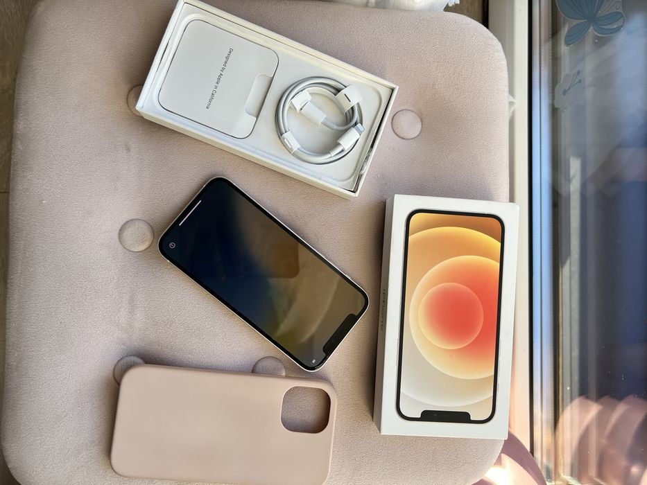 Iphone 12.