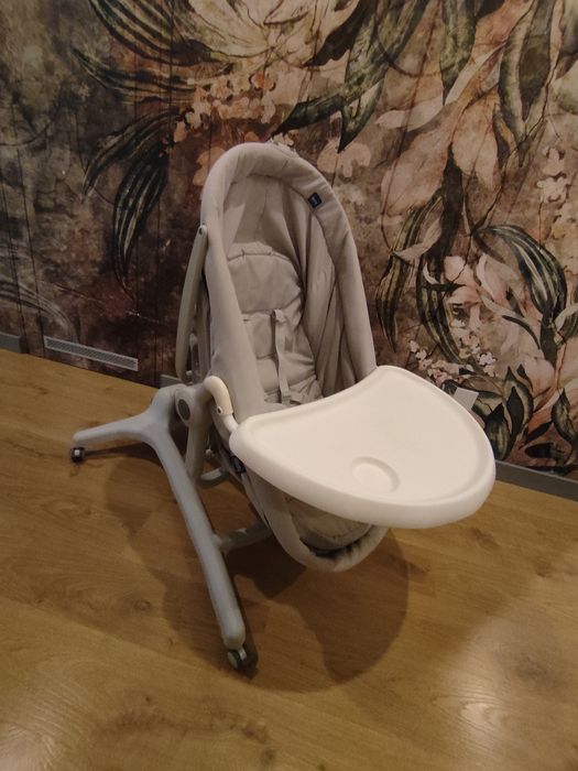 Chico Baby Hug 4w1, krzesełko do karmienia, leżaczek