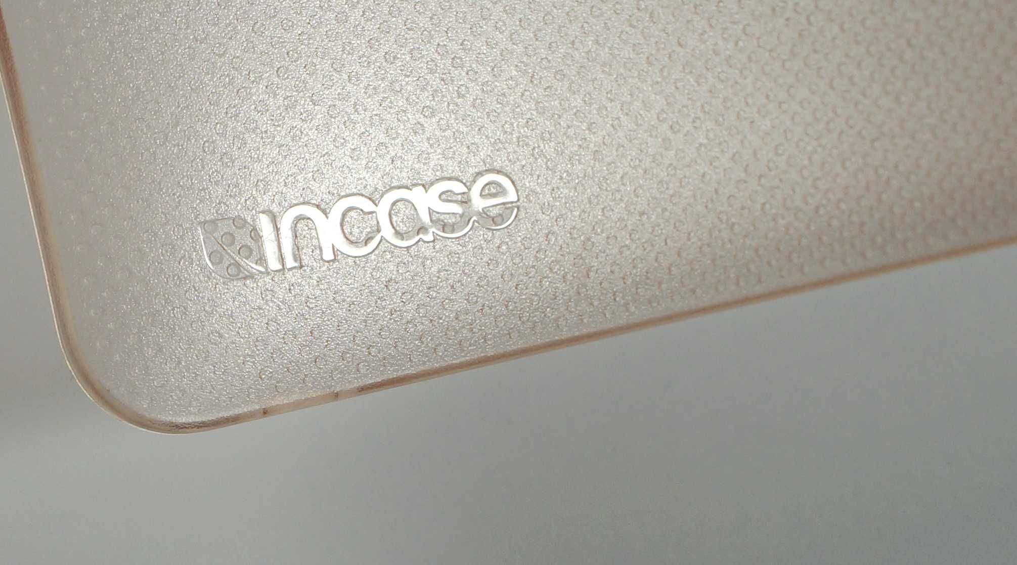 Чехол-накладка для MacBook Air 13"  M1- Incase Hardshell Case Dots