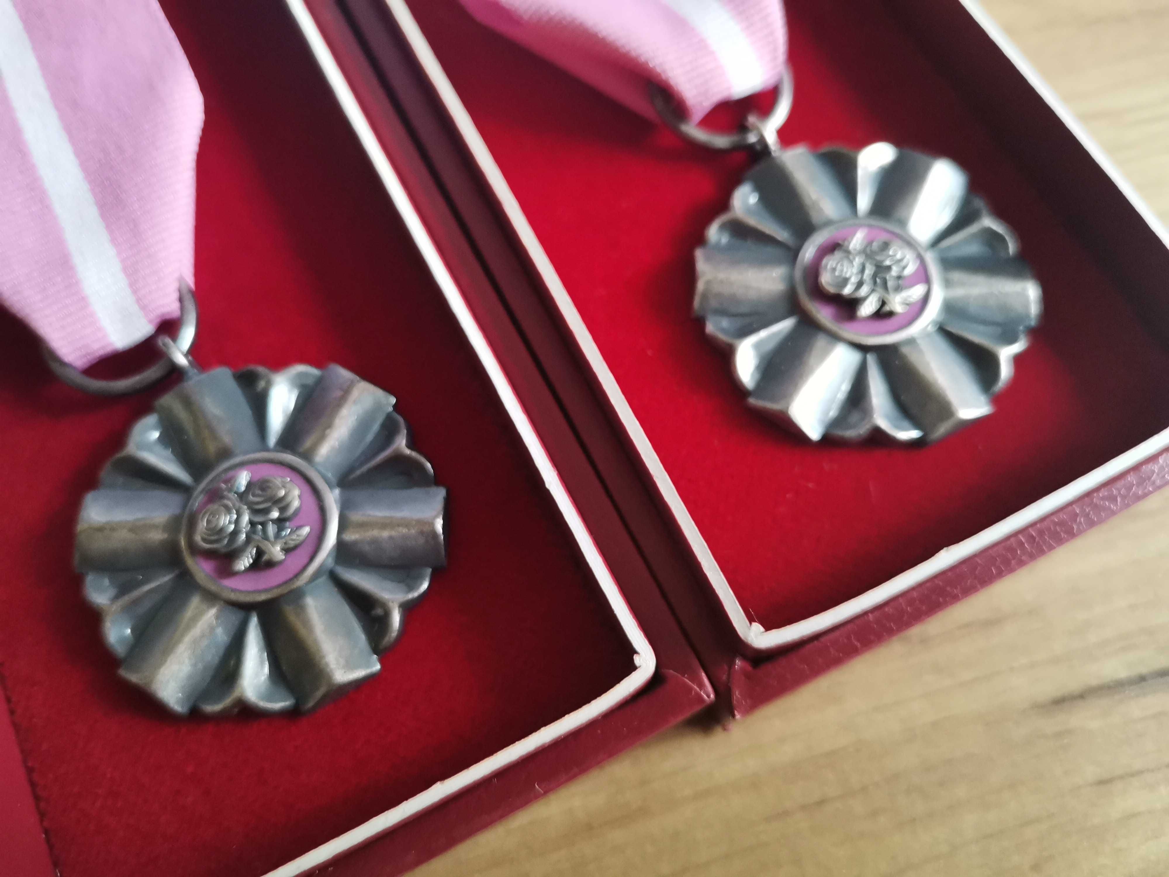 Medal, order za długoletnie pożycie małżeńskie 2 sztuki