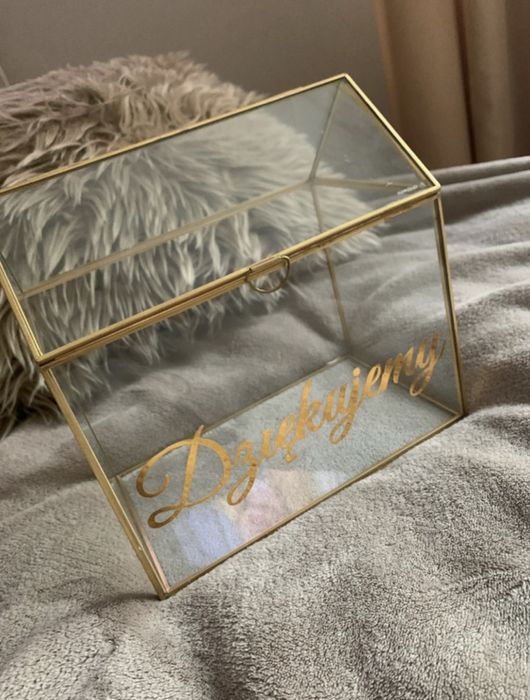 Szklana skrzynka na koperty