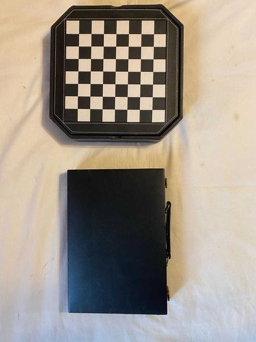 Нарди -карти -доміно -кості  - шашки -шахмати в  футлярі