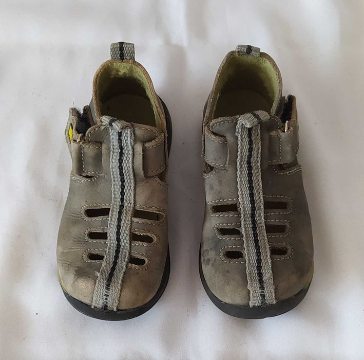 Buty dziecięce – DM’s – sandały