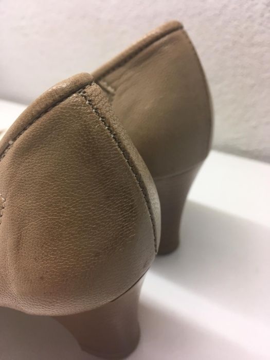 Sapatos Beges de Pele