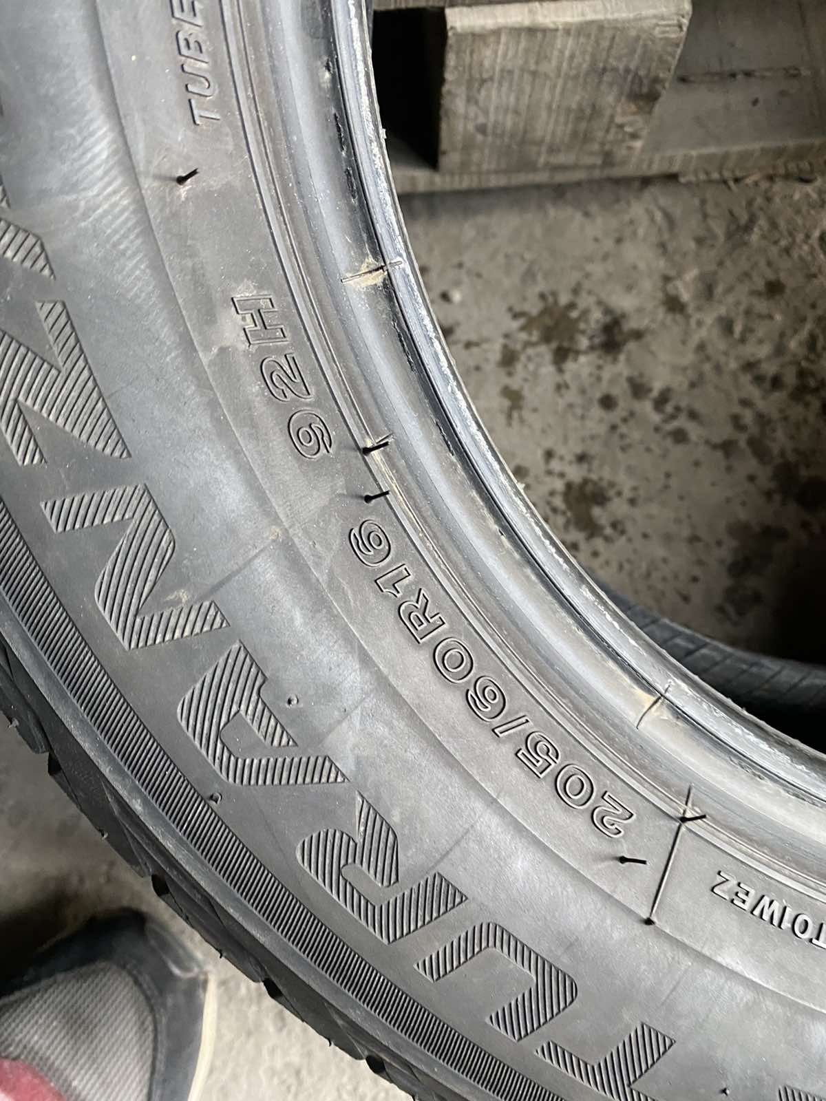 205.60.16 Bridgestone 2шт лето БУ склад шины резина из Европы 60 R16