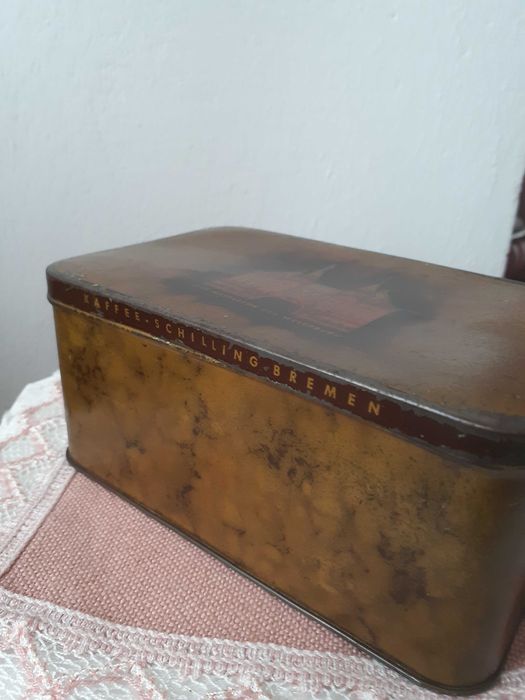 Metalowa skrzyneczka  /pudelko  ma 100 lat