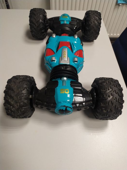 Interaktywne auto terenowe