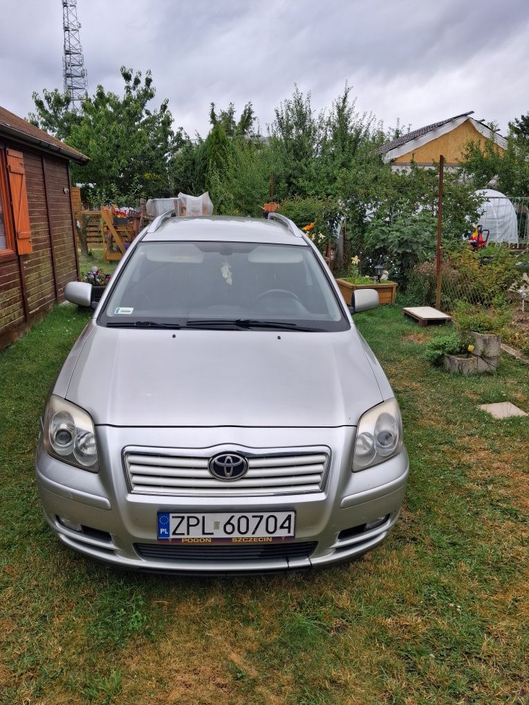 Toyota avensis 1.8 benz  kombi 2004r