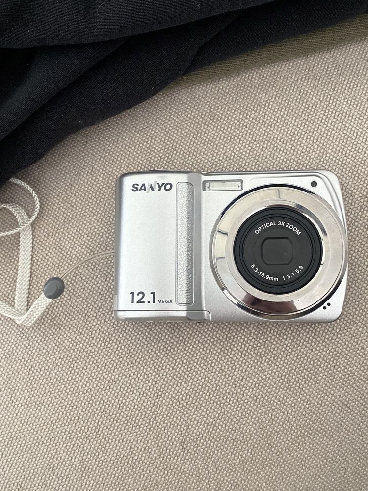 фотоапарарт цифровий sanyo