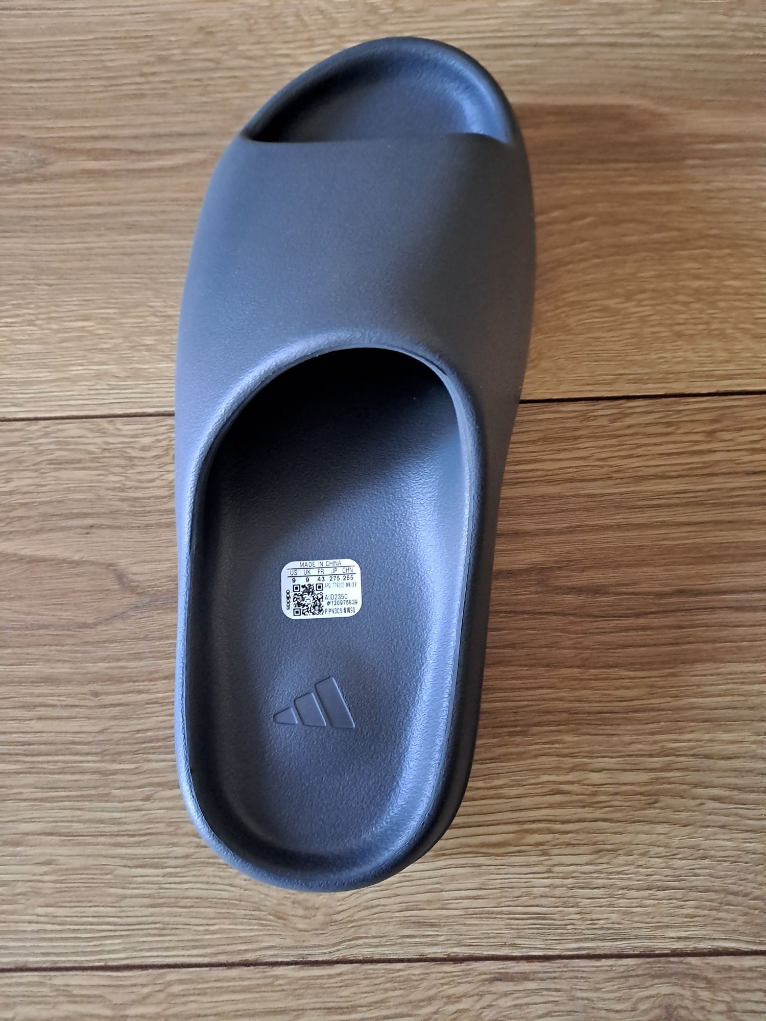 Klapki YEEZY slide