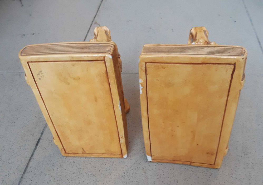 Magnificos Ampara Livros, antigos em faiança Portuguesa