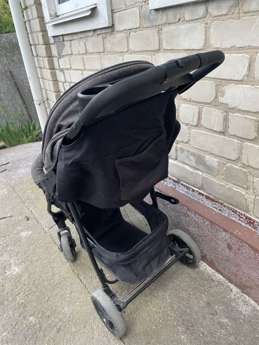 Прогулянкова коляска