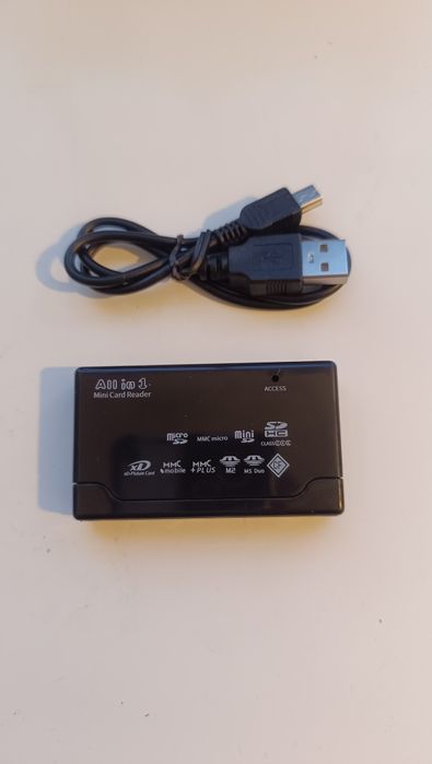 Leitor multi cartões USB CF, SD, micro SD, XD, entre outros, novo