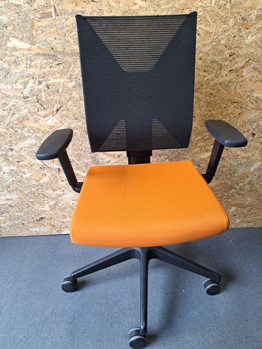 Fotel biurowy obrotowy Profim Raya NET  20SL  P54PU