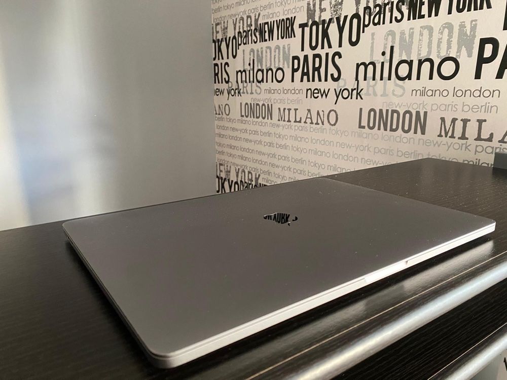 MacBook Pro touchbar i7 16gb 512ssd