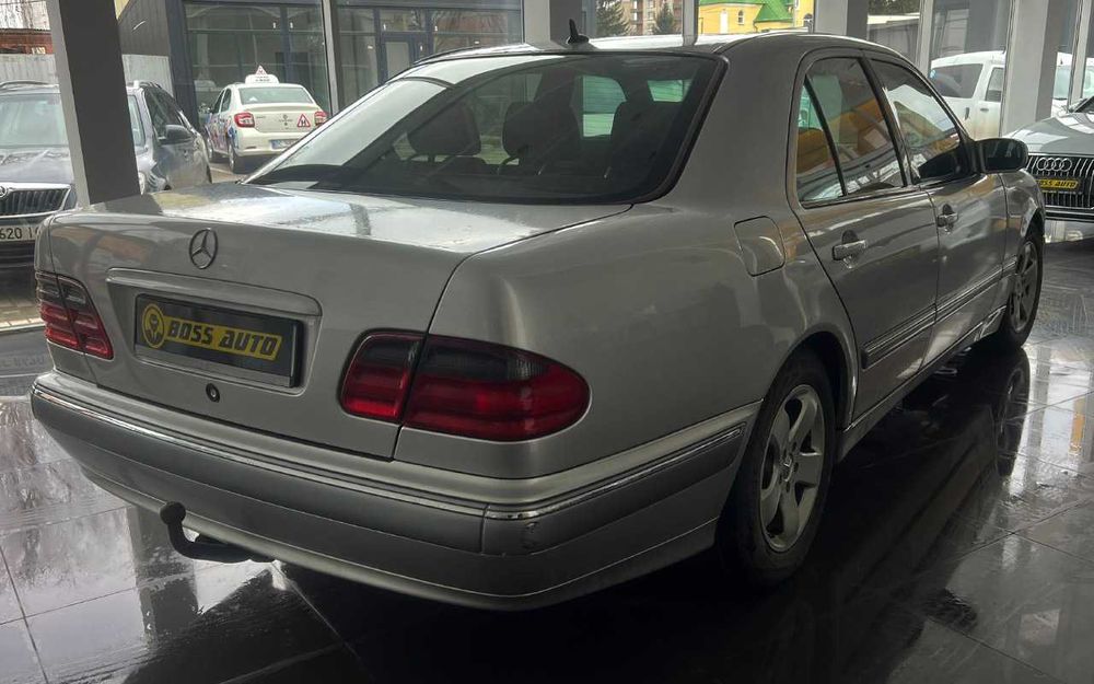 Mercedes-Benz E 270 2001