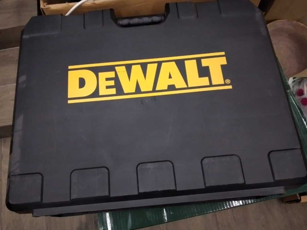 Відбійний молоток DEWALT D25810K