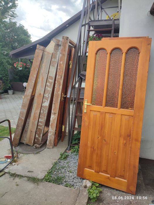 Двері міжкімнатні, дерево, з арцабами