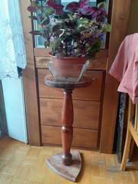 Drewniany stojak na kwiatek
