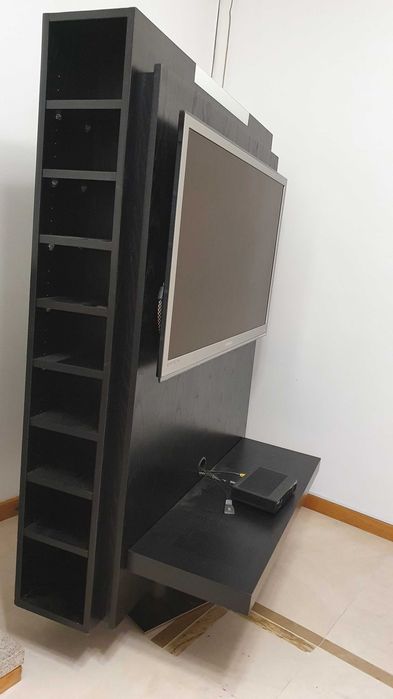 Movel de televisão rotativo