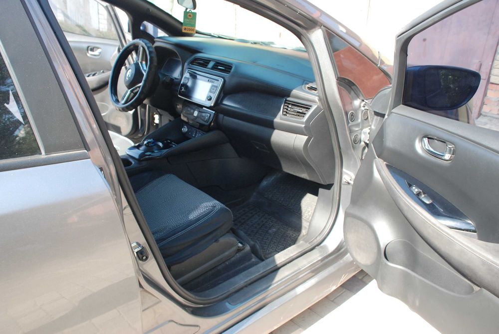 Ниссан Лиф Nissan leaf  2  18 г. 40 кВт