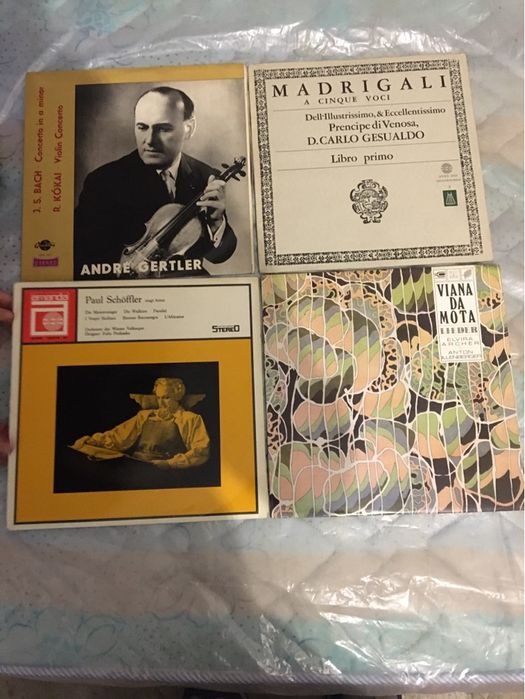 Discos de vinil em excelente estado.