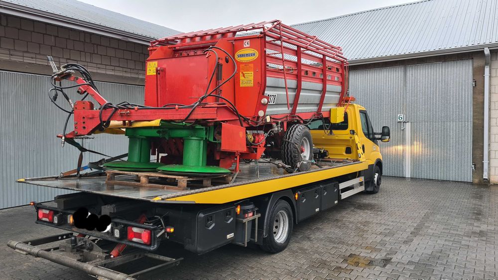 Transport ciągników, maszyn rolniczych, laweta, usługi transportowe