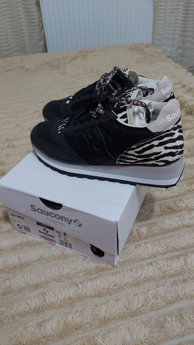 Жіночі кросівки saucony