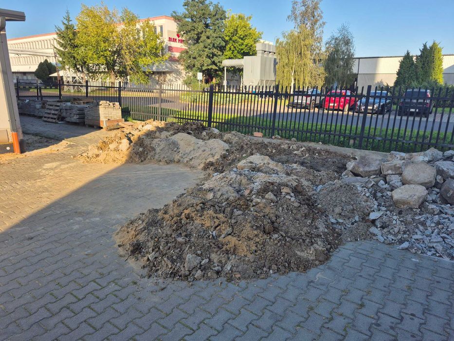 Oddam za darmo ziemię/gruz