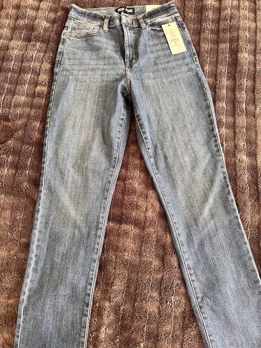 Продам джинсы DKNY