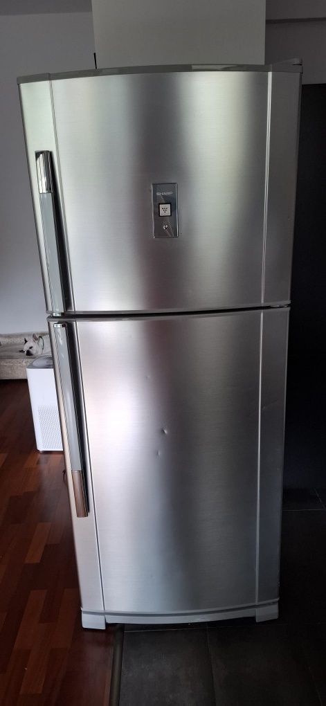 Lodówka Sharp SJ-P43N-SL2 – 370L, zadbana, małe wgniecienia