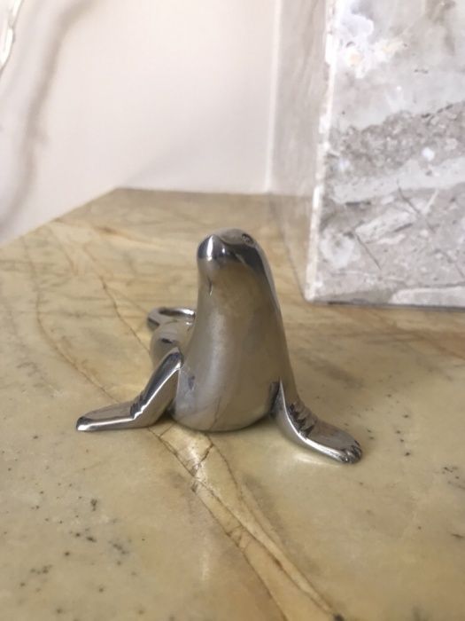 OKAZJA! Śliczna foka foczka otwieracz patynowana unikatowa, idealna!