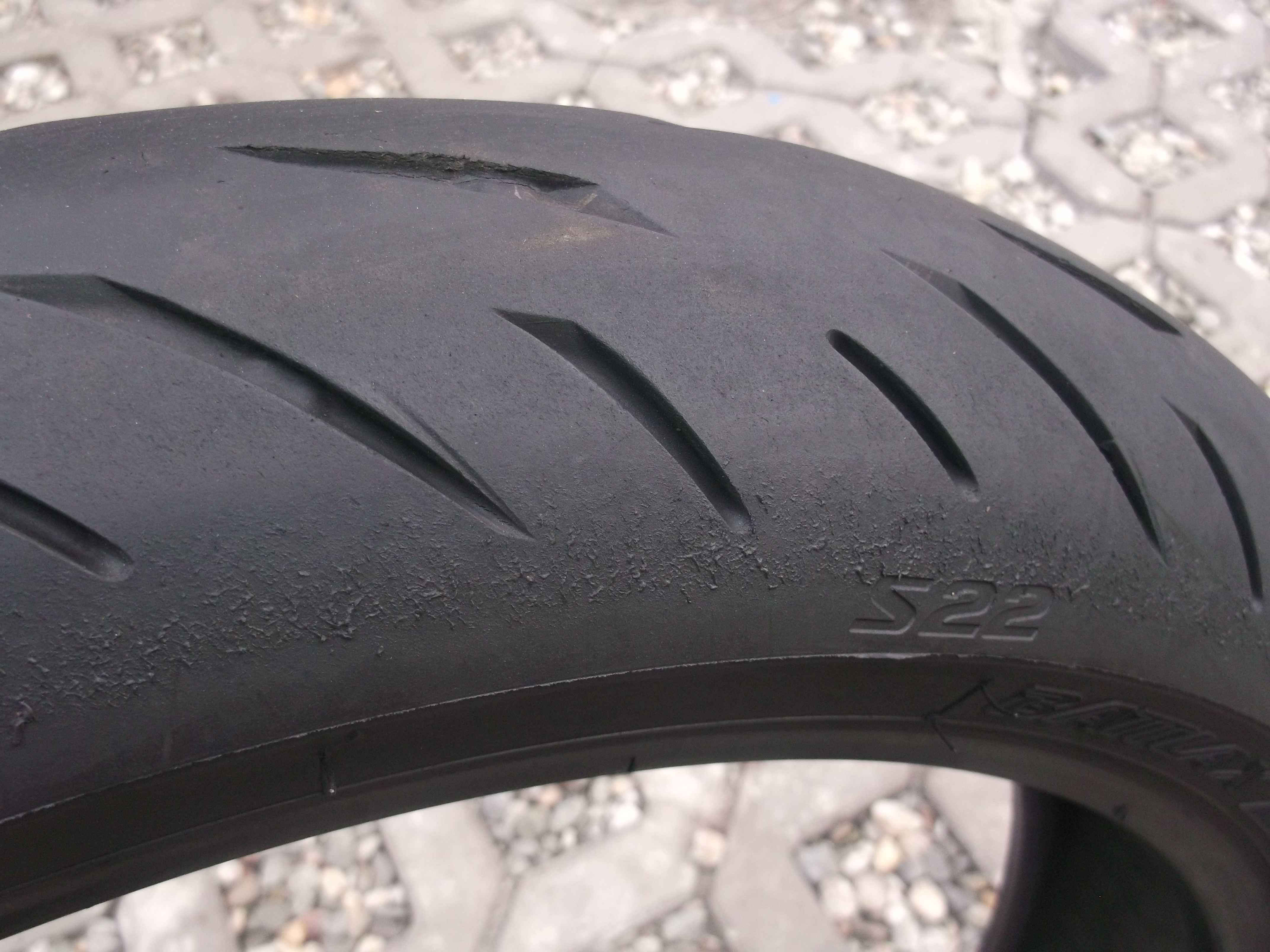 opona 120/70ZR17 Bridgestone Battlax Hypersport S22F dot2620 2,4mm