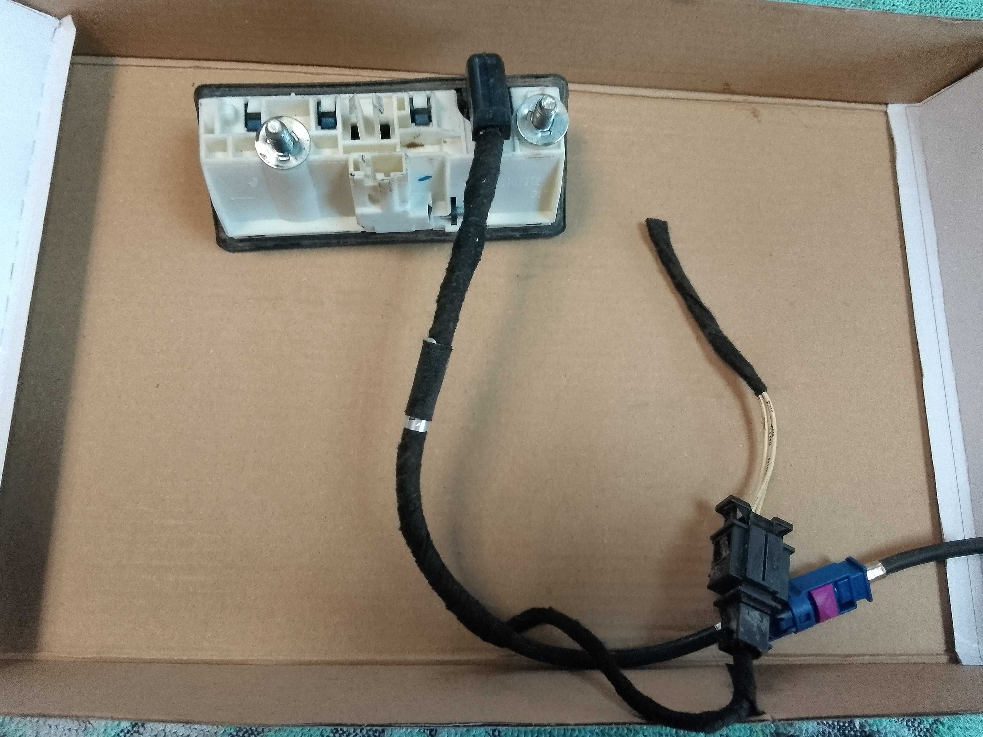 VW PASSAT B6 mikrostyk kamera cofania instalacja