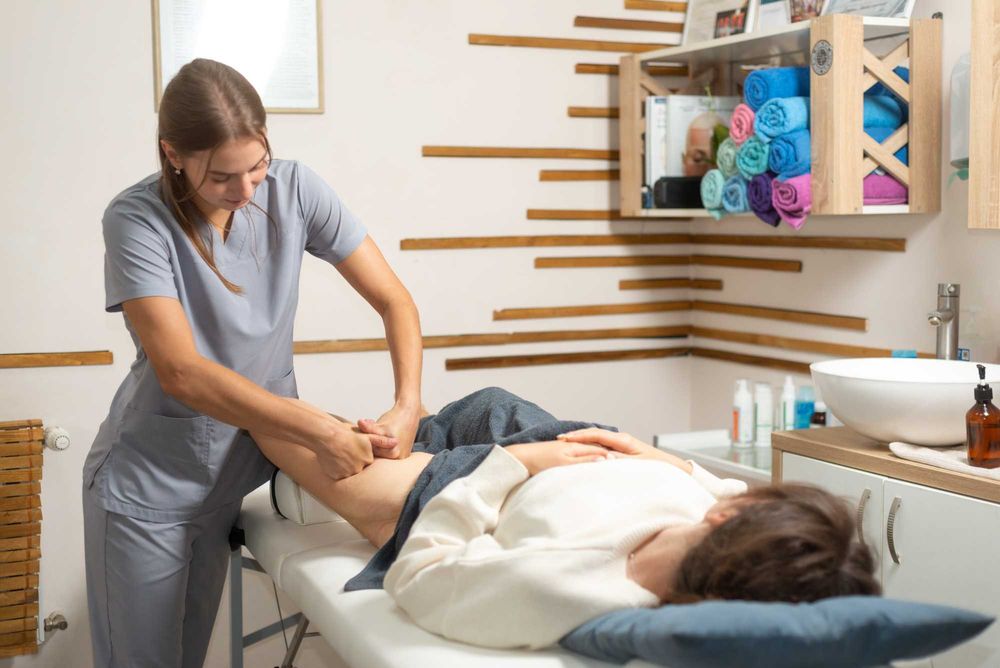 Масаж дівчатам/класичний/антицелюлітний/Ендосфера/Вакумний/Пресотерапі