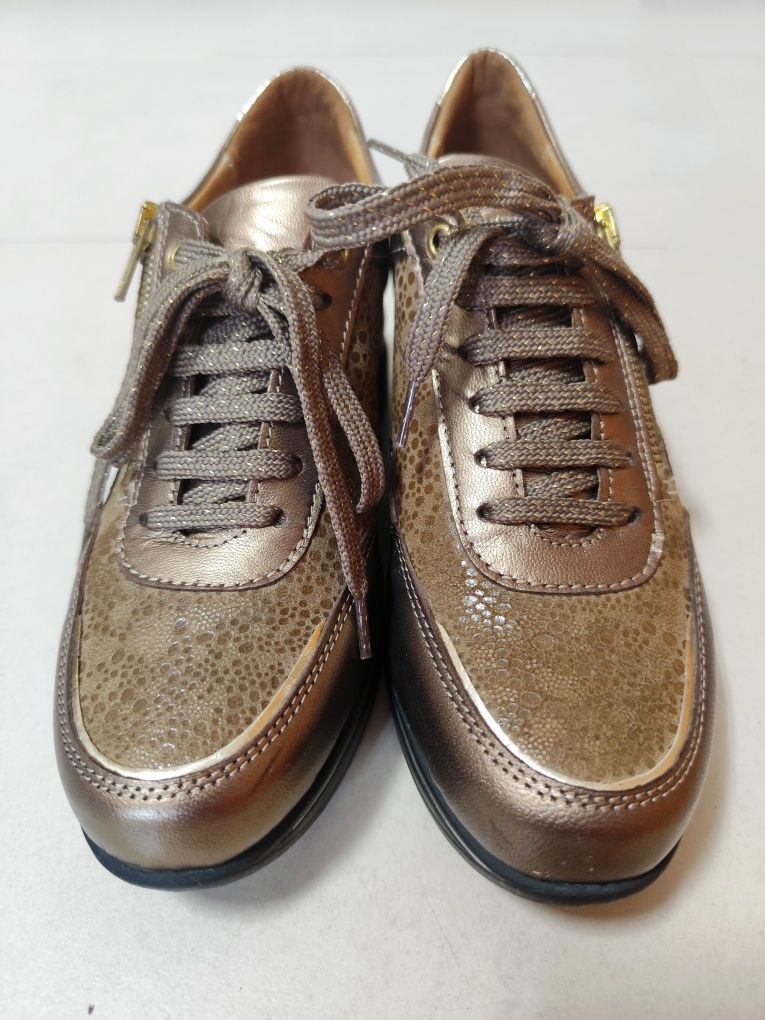 Sapatos castanhos em pele genuína - Peluci (Tam. 37)