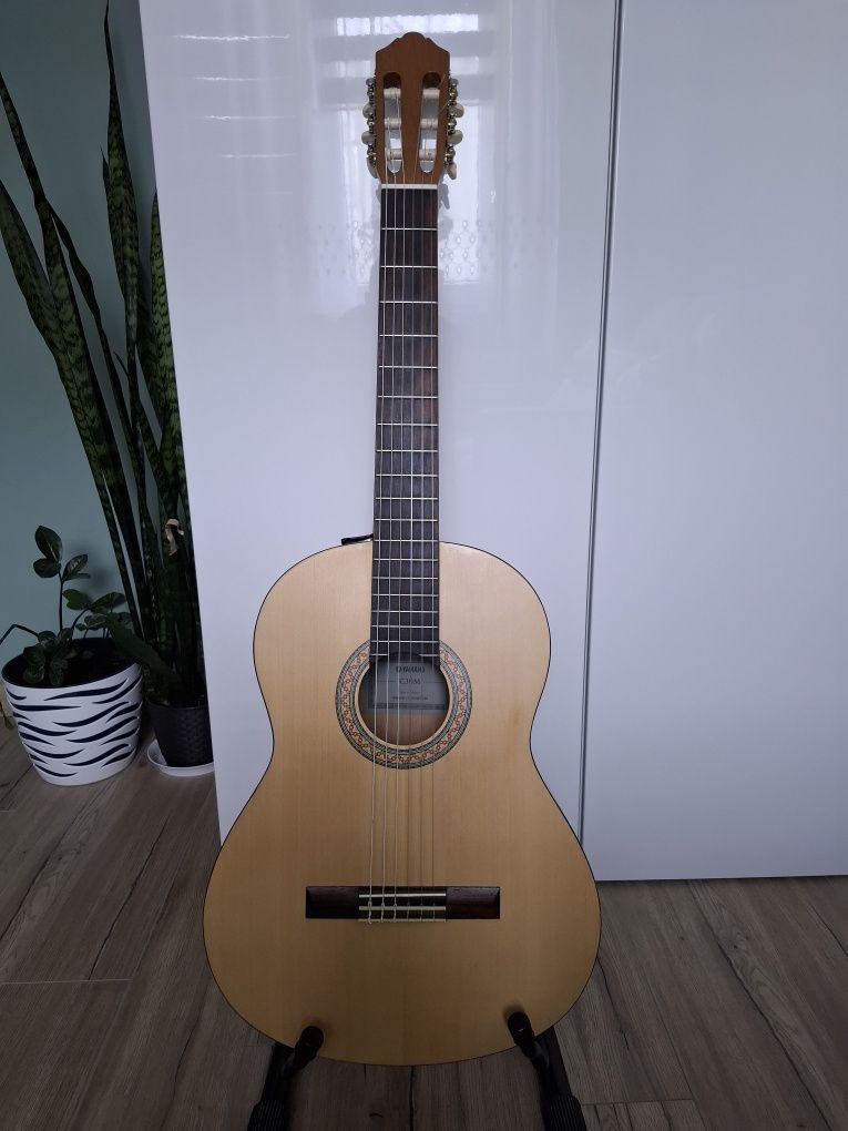 Sprzedam gitara klasyczna yamaha