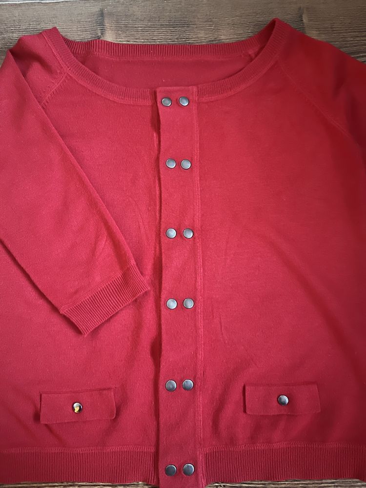 Rozpinany czerwony sweter