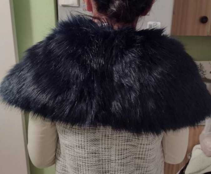 Duża, futrzana Etola z Londynu, Futrzany kołnierz, szal futerko