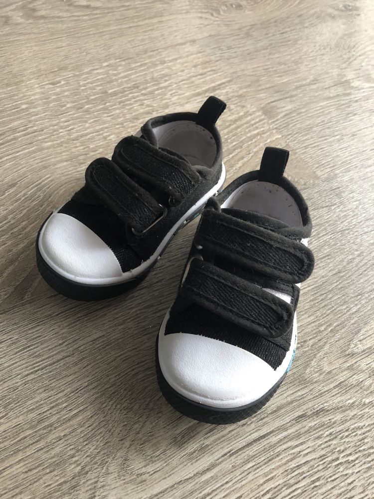 12,5 cm wkladka czarne trampki buty 19