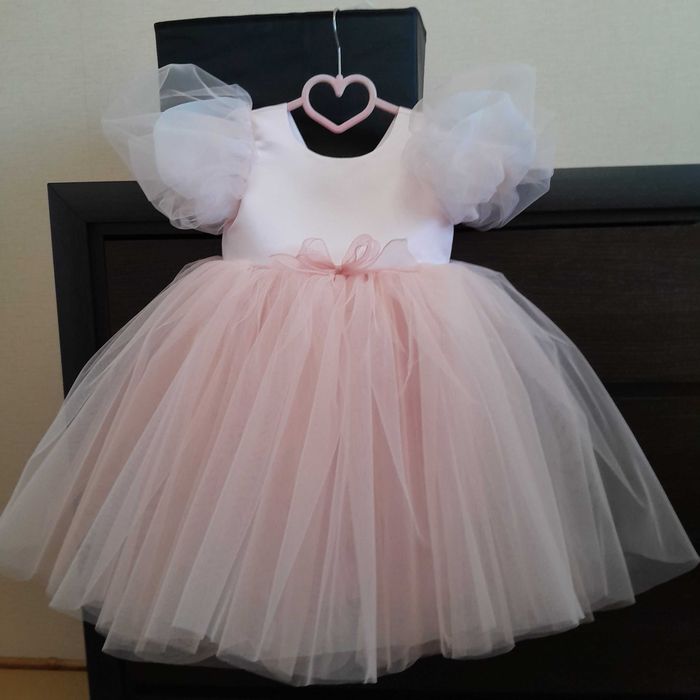 Святкова сукня на дівчинку.