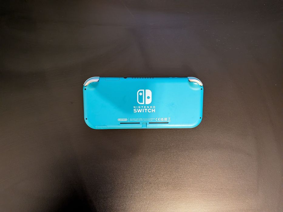 Nintendo switch lite z grą Pokemon Scarlet