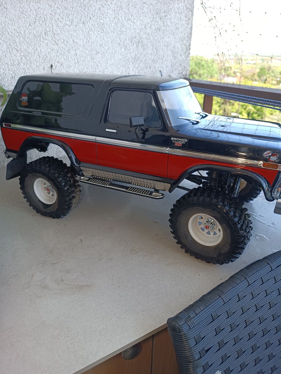 Sprzedam TRX 4 Ford Bronco i Axial SCX 10.2