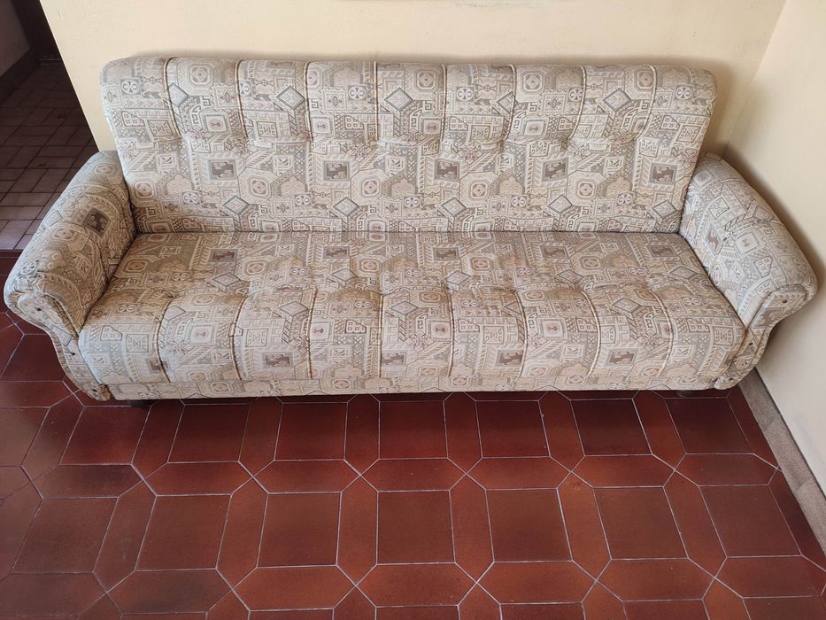Sofá três lugares