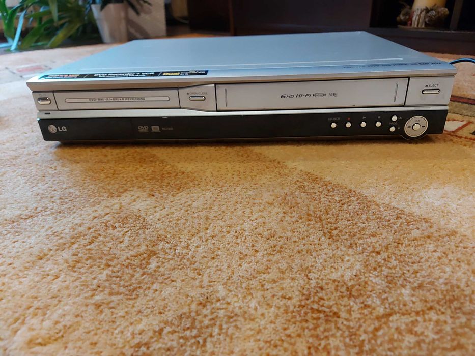 Nagrywarka  DVD/VCR  LG RC 7000