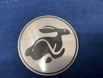 Значок, эмблема на решетку VW Golf Rabbit, тюнинг шильдик Кролик